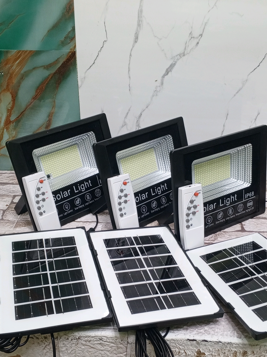 Buy 1 Get 3 Solar Led Lights Emergency Lights #fyp #solarlight #solaremergencylight #ledlights #buy1get3 