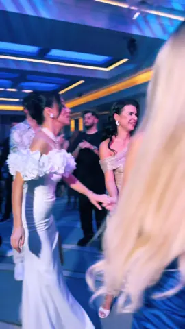 Best show ever 🔥🔥🔥  #ladysax #saxophone #weddings #party #time #sax #saxofon #saxophone #lady #groom #bride #happylife 