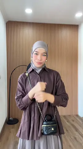 happy weekend besti, jangan lupa join live khusus discount akhir bulann🥰✨ #ootdhijab #velmo #kemejawanita #hijabstyle #styling 