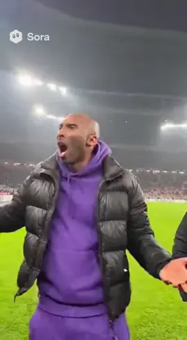 Kobe si incazza dopo che Leao gli ha fatto perdere la schedina 😂 #kobebryant #leao #perte #futbol #viral 