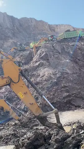 #fyppppppppppppppppppppppp #goviral #excavator @Youngest CEO🇬🇭 🇨🇦 