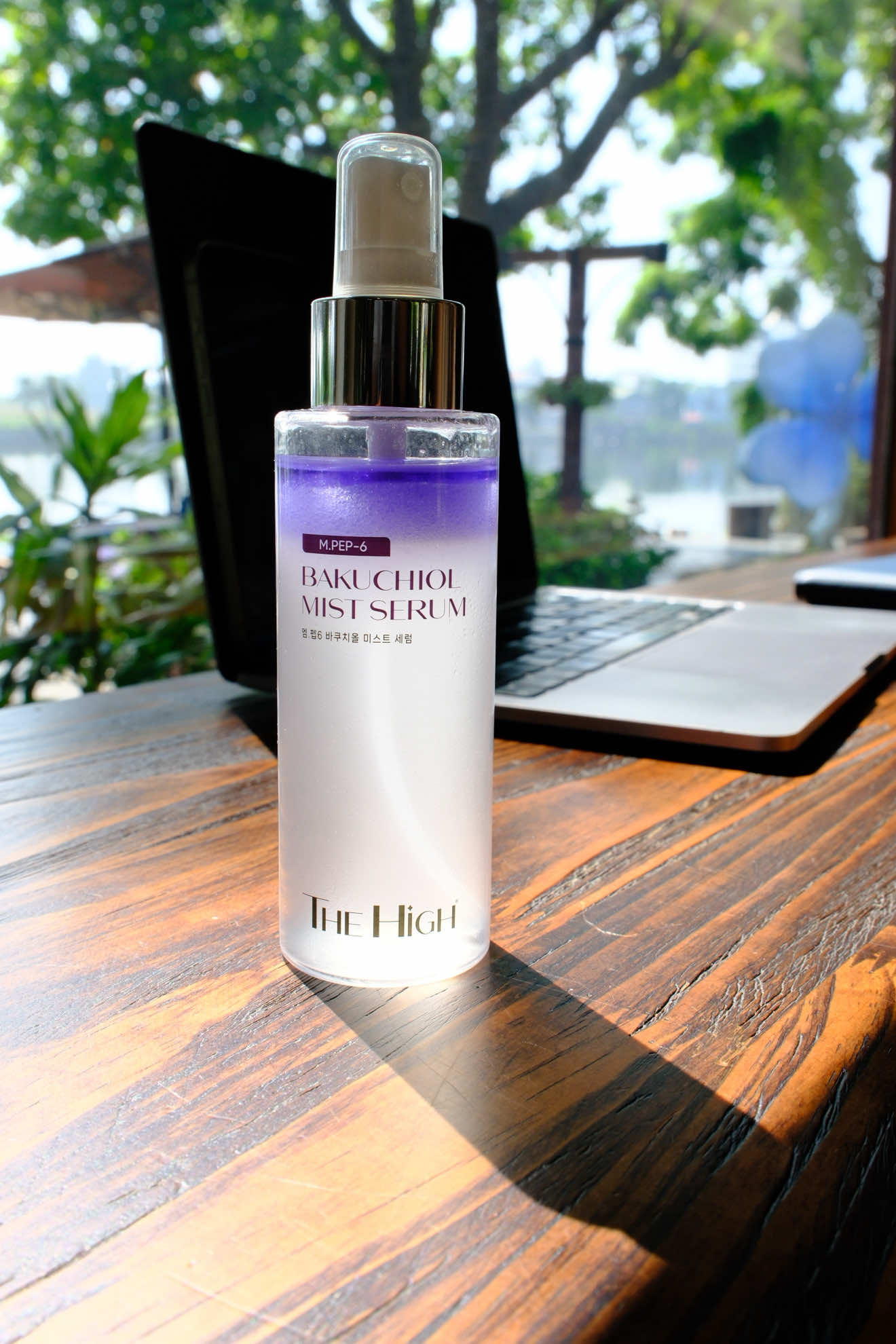 Xịt chậm lão hoá da đến từ Hàn Quốc được bảo trợ chất lượng bởi tập đoàn SamSubg là sản phẩm chị em mình nên sở hữu lắm nhé. Da bước sang 22 tuổi đã có thể lão hoá dần rồi nên bổ sung sản phẩm chậm lão hoá càng sớm càng tốt để duy trì sắc xuân lâu hơn nhé #TheHigh #xitbakuchiolpeptide #xitduongdathehigh #skincare 