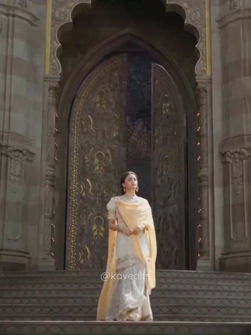 Main tera - Kalank (Title Track) │ Lyric edit │ kavedits │#music #trending #remix #dj #song #dance #kalank #maintera #aliabhatt #varundhawan #sonakshisinha #adityaroykapur #madhuridixit