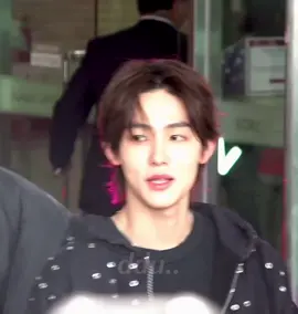 On my way  #cortis #seonghyeon #coloroutsidethelines #cortisbighit #seonghyeoncortis 