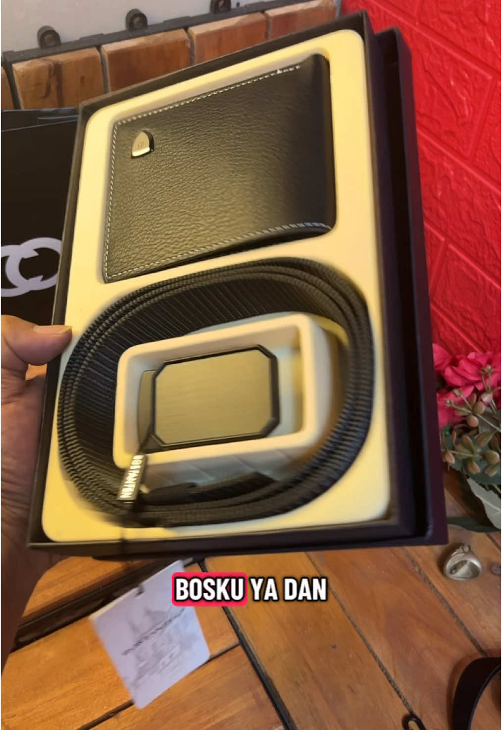 Paket dompet plus gesper dari bostanten #gesper #hadiah #kado #hampers #dompet #ikatpinggang 