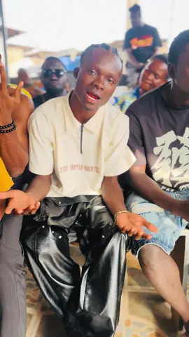 I’m glad to see how God is using this new generation! A young and talented upcoming artist, @jamayyofficial, has added a beautiful rap version to “Eye Ketewaa Bi” song… His creativity has brought a fresh and powerful touch to the message. Keep shining, Jamayy! 🙏🔥 #EstherSmith #Jamayy #EyeKetewaaBi #EstherSmithMusic #EstherSmithLive    