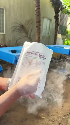 Men rãi chuồng vệ sinh chuồng trại 