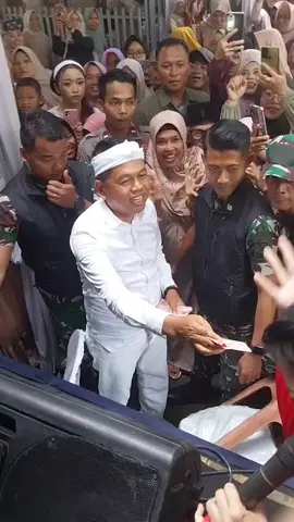 #masukberandafyp #sorotan #semuaorang #pyfツ #tiktokviral amih qhu hebatt EUY dapet  saweran dari BP aing @intan_PJR_real 