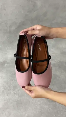 Flatshoes selucu ini menurut aku sih kalian wajib punya!😚💖 #fromlannytoyou #flatshoes #aesthetic #comfy 