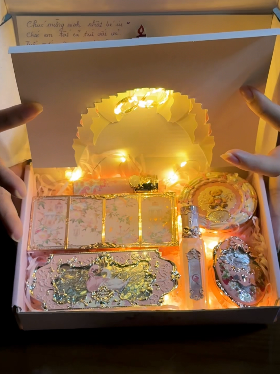 Quá đãaaa anh ui #quàtặng #quasinhnhat #quàtặngngườiyêu #quàkỷniệm #quàmỹphẩm 