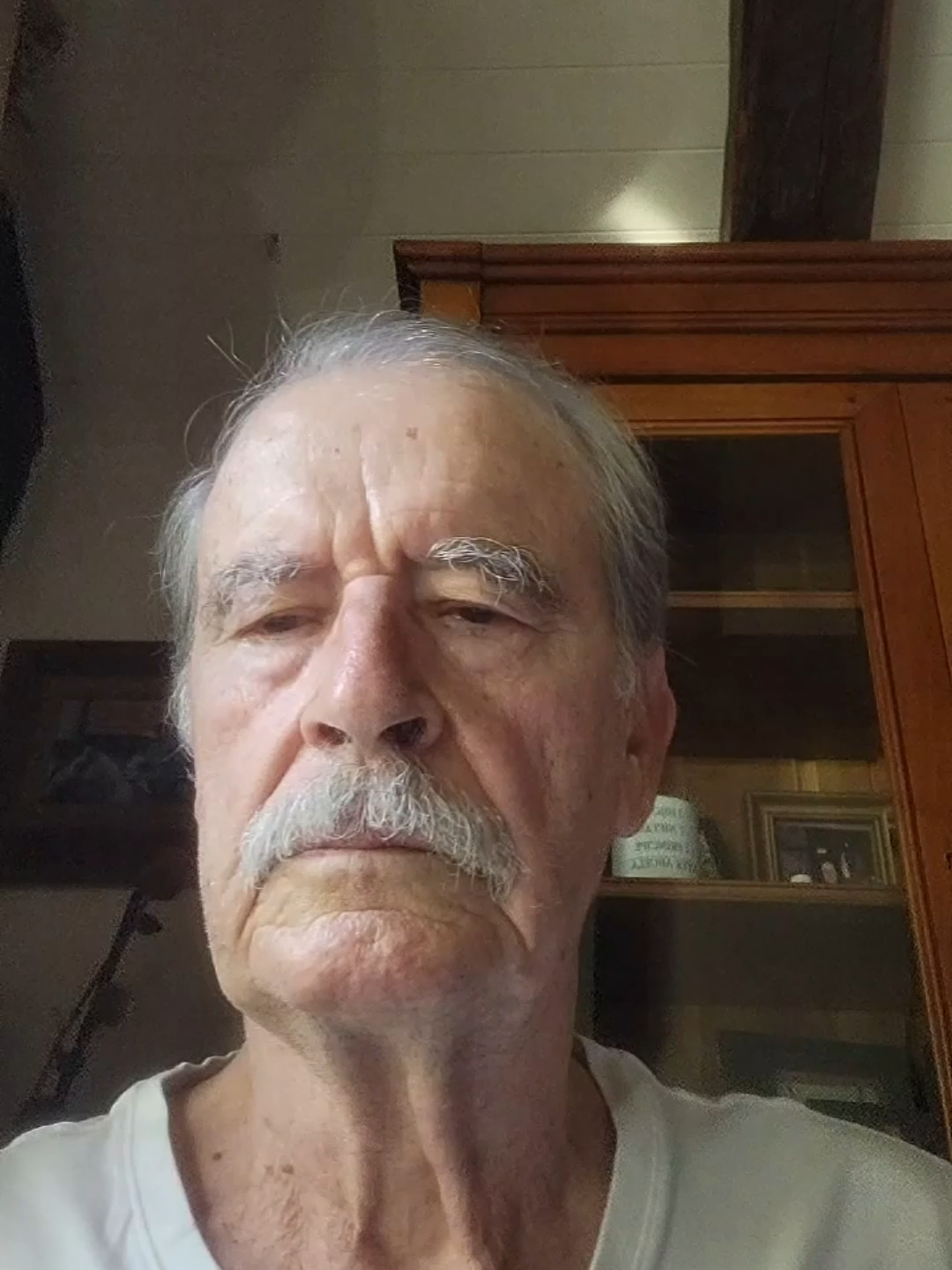 President Vicente Fox invites you to the E-Estate Miami Summit 2026 📍 W Miami, 485 Brickell Ave 🗓 January 31, 2026 | 10:00 AM – 6:00 PM (EST) 🔗 Register now: https://e-estatemiamisummit.eventbrite.com The future of real estate begins here. President Vicente Fox (Mexico, 2000–2006) — visionary leader and global voice for progress — invites you to join the E-Estate Miami Summit 2026, the world’s premier event on tokenized real estate and digital ownership. 🌎 What to Expect: ✅ Key insights from E-Estate leaders and international experts ✅ Global networking with agents, investors, and innovators ✅ Discussions on how blockchain is transforming real-estate investment worldwide Where innovation meets leadership. Where the future of property becomes reality. Join global visionaries shaping the next decade of digital investment. 💚 E-Estate — redefining real-estate ownership worldwide. #E_Estate #VicenteFox #MiamiSummit2026 #TokenizedRealEstate #BlockchainProperty #EestateGlobal #Innovation #DigitalRealtor #FutureOfInvestment