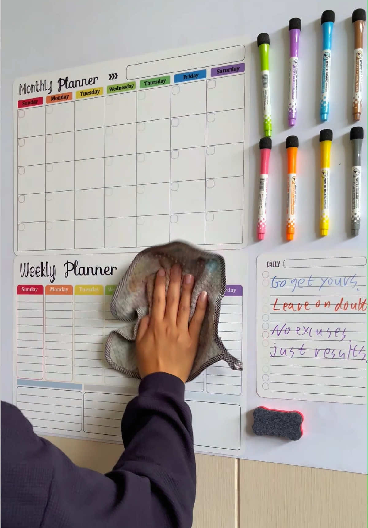 Happy  October!☀️What's your favorite month?