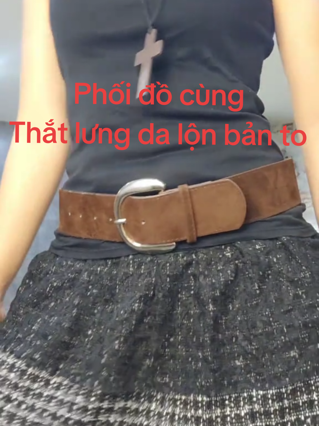 Có phần 1 thì phải có phần 2 Tiếp tục phối đồ với thắt lưng da lộn bản to 🥰 #phoido #review #thatlung #y2k #phukienthoitrang 