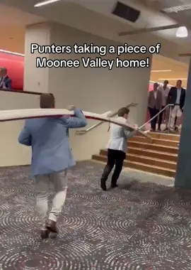 Imagine going home, your Mrs opens the door and you’ve got a 10ft piece of railing to put pride of place in the house lmao!  #horseracing #coxplate #horseracingtips #finance 