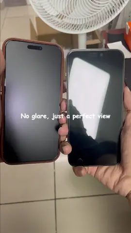 I never realized how bad the glare on my phone was until I tried this matte screen protector—now I can actually see my screen outside#ScreenProtector #MatteScreenProtector #ScreenProtection #iphone17 #TikTokMademebuyit 