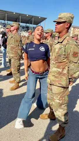 soldier come back home surprised#cominghome #comebackhome #soldierscominghome #cominghomesoldier #surprisesurprise #army #returns #navylife #usaarmymilitary #usa #fyp #tiktok 