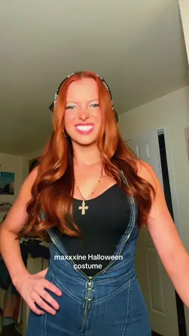 easy Halloween costume go to #a24 #maxxxine #pearl #movie #film 