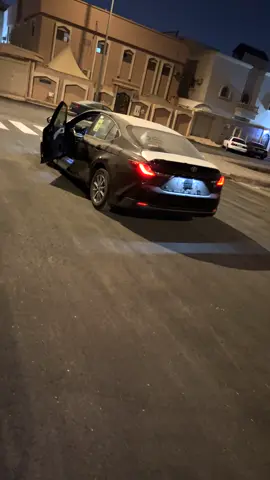 😔✌🏻#اكسبلور #كامري2025 #fyp #كامري #explore 