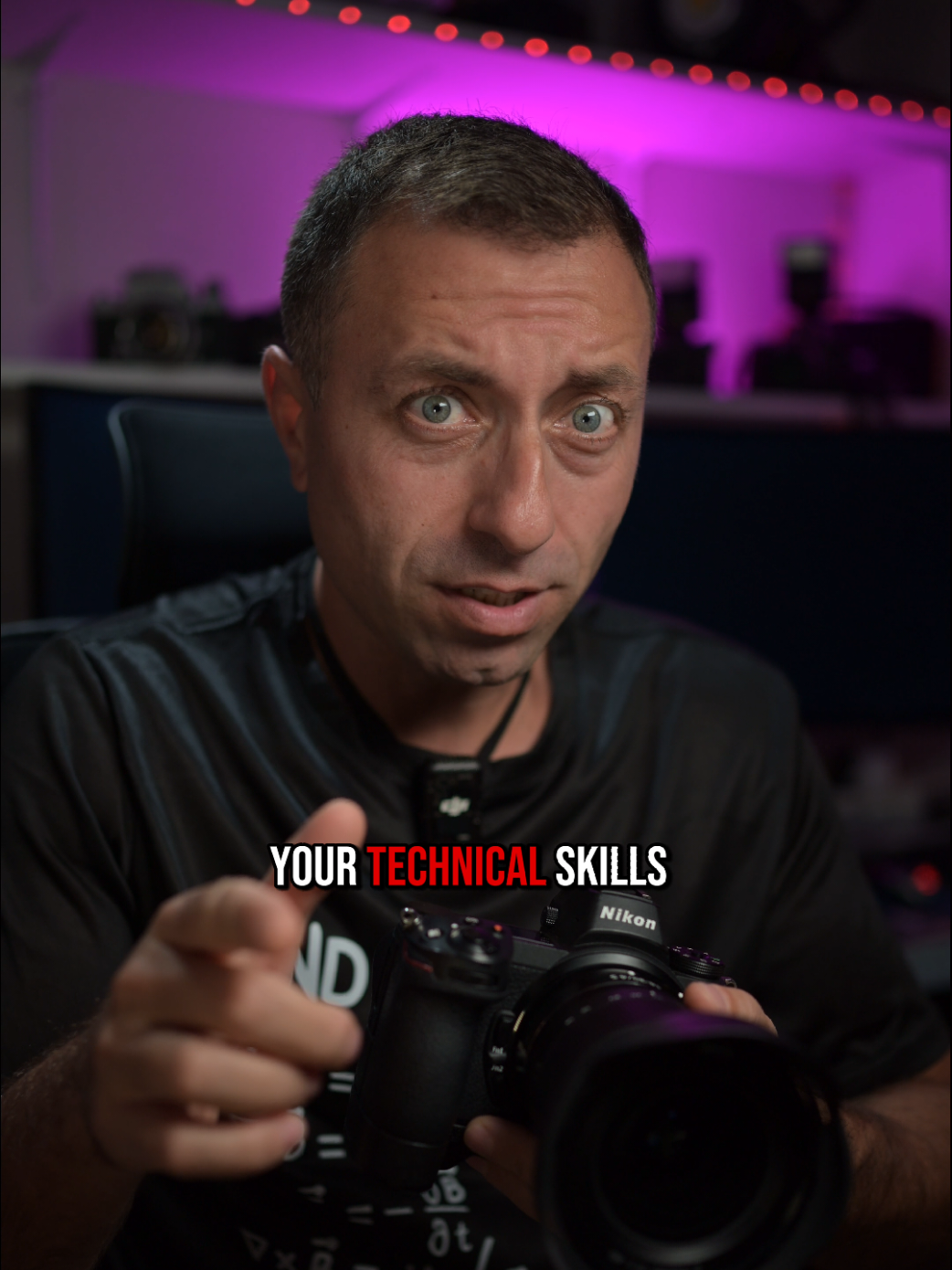 Real talk: technical skills mean nothing if your client's stiff as a board 📸 The secret? Stop posing, start connecting. Movement > static poses. Energy > silence. Confidence > perfection. Your best shots happen when they forget the camera exists. That's when the magic happens. What's your go-to trick for making clients comfortable? Drop it below 👇 #PortraitPhotography #PhotographyTips #PhotographerLife #BehindTheCamera #PhotographyBusiness 