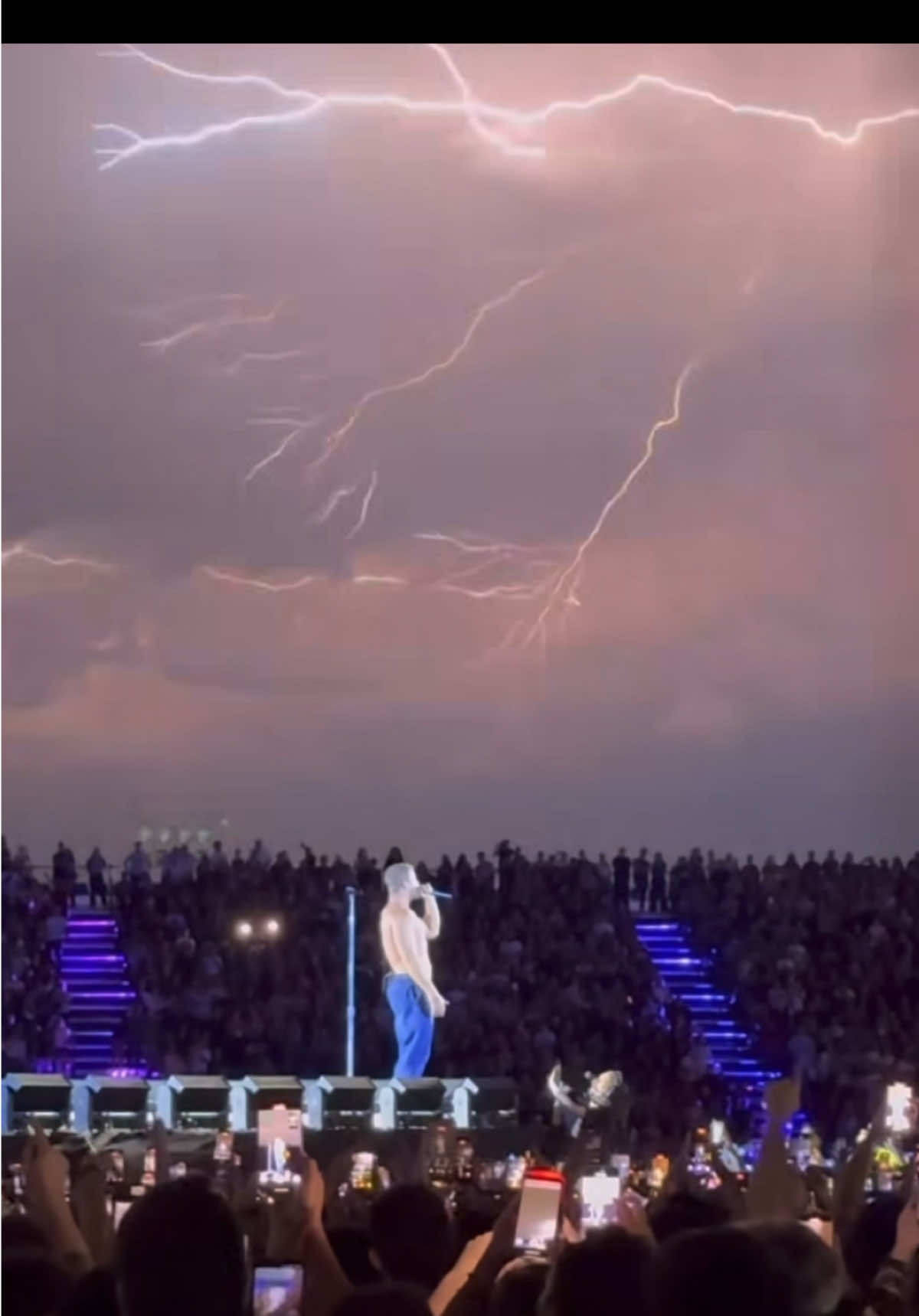 Last night at the Imagine Dragons show in Buenos Aires, lightning flashed right as they played “Believer” — pure nature, no effects. Still can’t believe. ⚡️🤘 Video by Karpuk Vasiliy #ImagineDragons #Believer #BuenosAires #Argentina #Concert            