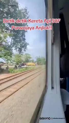 Detik-detik Kereta Api 58F Purwojaya Anjlok!! KA Purwojaya Krelasi Jakarta Gambir – Cilacap dilaporkan mengalami anjlok di wilayah Kedungkede, Kabupaten Bekasi, pada Sabtu (25/10/2025) Siang Dini Hari. Berdasarkan informasi yang diterima, rangkaian KA Purwojaya anjlok di petak jalan antara Stasiun Kedungkede dan Stasiun Lemahabang. Source : @lintangkejora.789 #fyp  #fypviralシ  #fypviralシviral  #fypviraltiktok🖤シ゚☆♡  #200kviews 