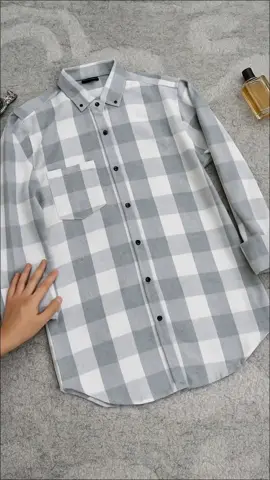 Kemeja flanel lengan panjang. Bikin penampilan jadi cakep dan casual. Bahannya adem, lembut di kulit dan nyaman di pakai. #kemejaflanel  #kemejaflanelpria  #kemejalenganpanjang 