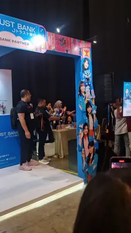 kedatangan gita jkt48 dan christy jkt48 At Visit booth J-trust Bank Meet n greet jkt48 #jkt48 #christyjkt48 #gitajkt48 #fyp 