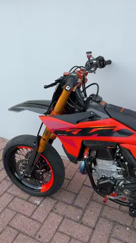 Details 💅🏻 #ktm #supermoto #motard #smr 