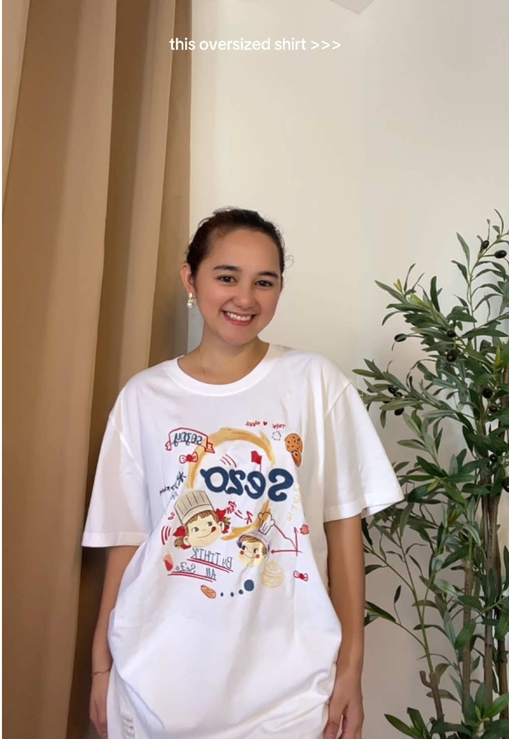 Comfy. Apakalambot ng telaaaa #oversizedshirt #shirt #tshirt #whiteshirt #unisexshirt 
