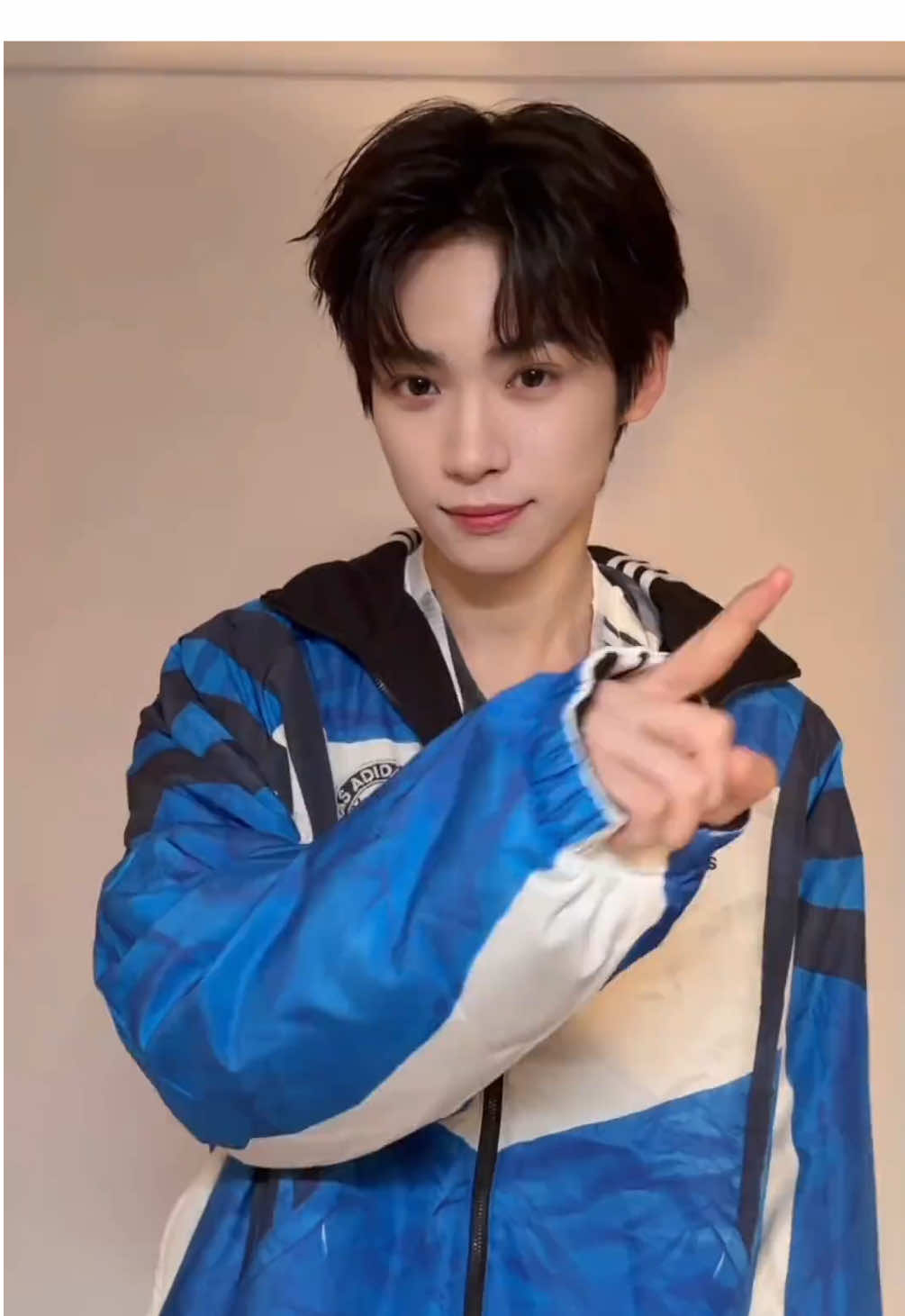 @ziyu0706 一会儿见咯！ #极速小鱼 #梓渝  #ziyu #zy #yuni @ZiYuOfficialFanclub 