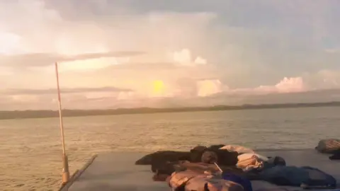 💥 #sansetvibes  #perumputlautsebatik  #fyp 