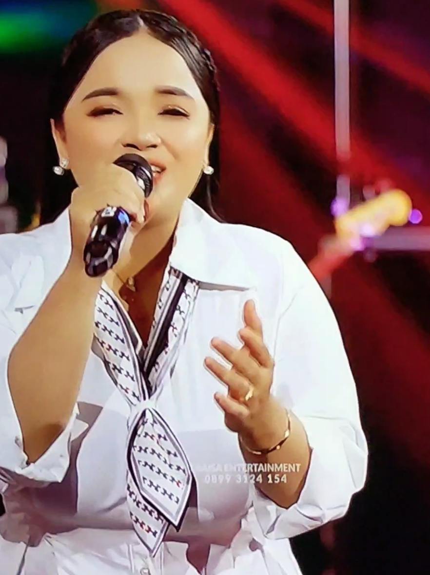 Judul lagu🎵:YANG •->🎤 NINDA FAHREZA -  OM ERAISA (Live Record Studio) ERAISA ENTERTAINMENT #yang #nindafahreza #omeraisa #eraisaentertainment 🎵@eraisaentertainment 