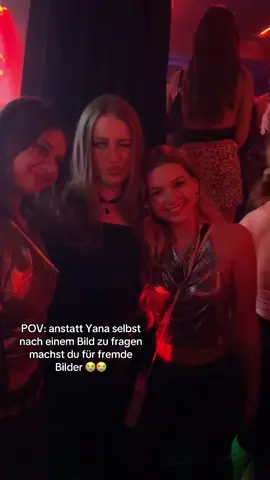 bereue es kein Foto mit ihr gemacht zu haben 😭😭 #foryou #fyp #halloweenparty @yana clare 🥹🫦