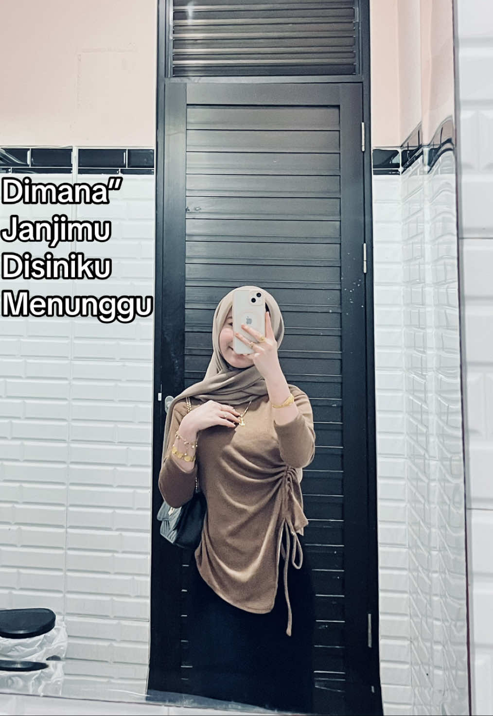 ?                                                             .                                                            .                                                             #fyp #4u #madura #Indahaja 