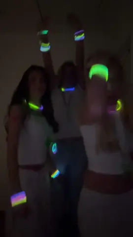 Raveee🧡💚@Angie @August.kjaergaard #fyp 