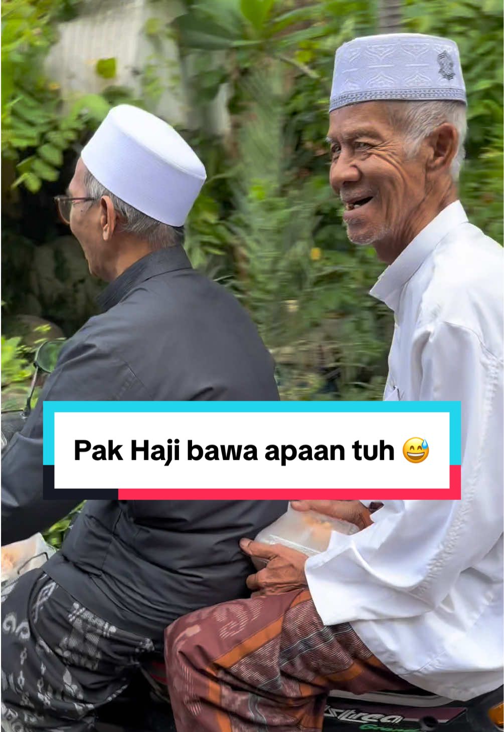 Ji ente bawa apa tuh 😅