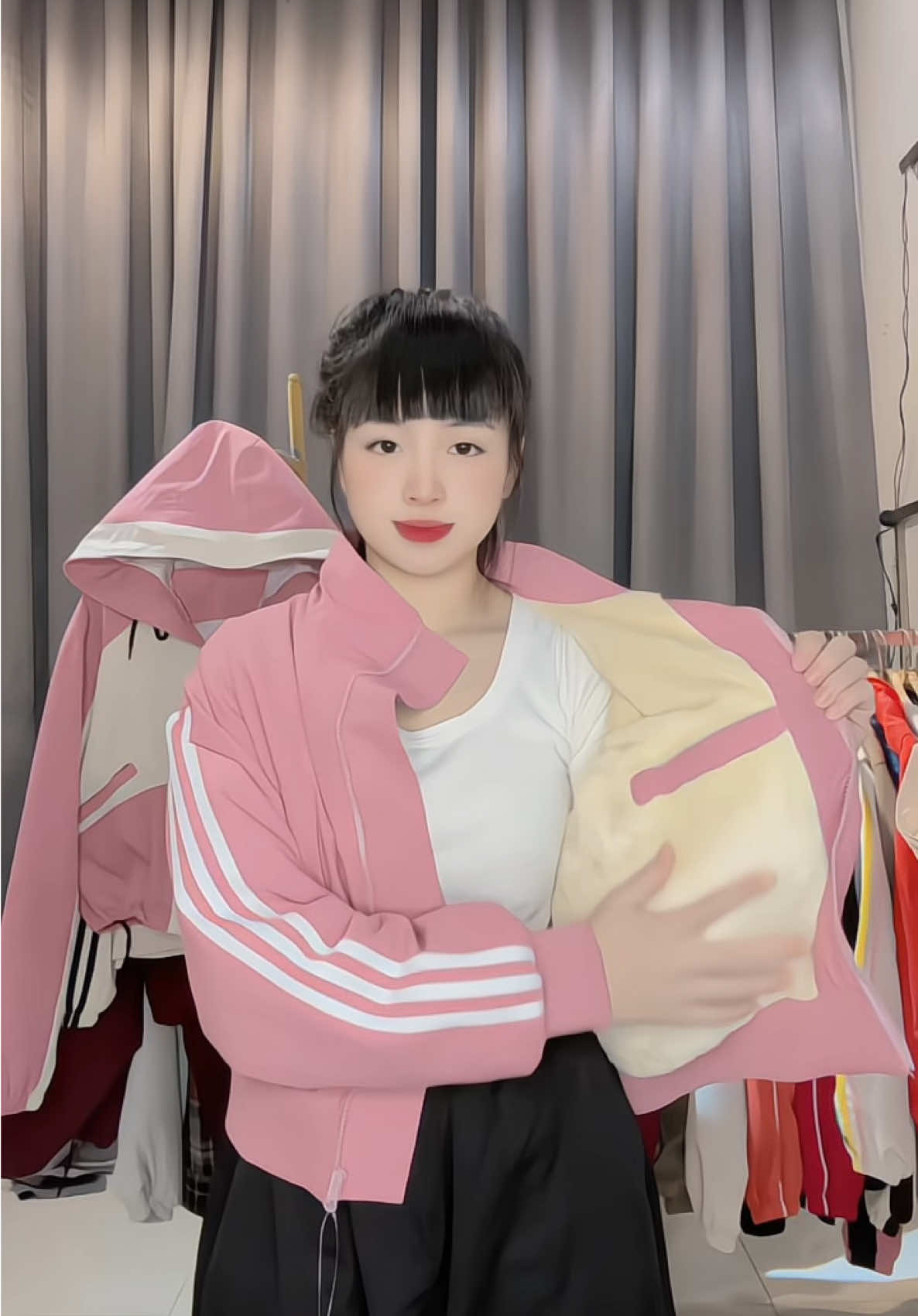 Trời trở lạnh rồi nhớ mặc ấm nha c,e