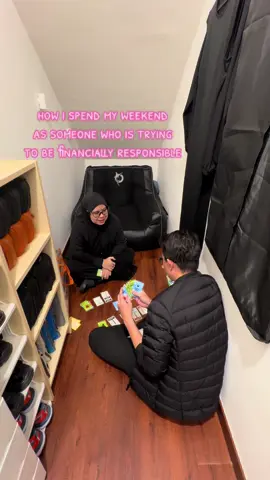 lock in, save money. . as a couple who is trying to save money, settle debt & reach financial freedom, it takes alot of life adjustments to have frugal lifestyle as our second nature — prior, we used to go out to the mall every weekend, just for the sake of treating ourselves after hard days of work on weekdays. ordered Grab simply because terasa nak minum Chagee. now, we stay in our room on weekends (yes this room fits 2 people) if we don't have any side hustle/ event takes place. terasa nak minum air sedap, we make fresh lemonade from scratch. . spend less, need less, live more. #minimalism #minimalist #frugal #frugalliving #dualincomenokids