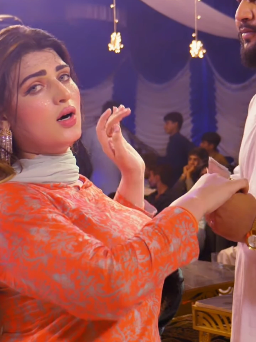 Hamara Haal _ Urwa Khan Bollywood Dance Performance 2025 Part 4 #newsongsariki2025 #newsongsariki2024 #rimalalishahofficial13 #urwakhansarikisong #mahekmalikofficial 