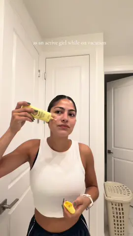 a Friday morning routine while on vacation  . . #morningroutine #morningvlog #morninginmylife #vacationvlog @Sun Bum @lululemon @Maybelline NY @Not Your Mother's @Degree Deodorant 