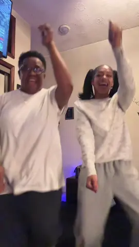 😭😭I like this one better lol I love her