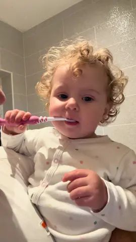 Baby brushing teeth! #baby #teeth #cute #fyp #sienna 