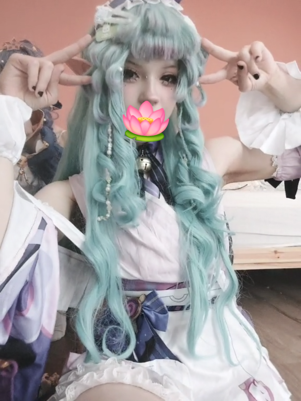 Stole my girlfriends cosplay !! ^0^ I feel so pretty as mizuki I love her colors sm and I love mizuki sm eiieieie - I miss my wife she's so adorable and perfect and I will marry her only 27 more days till I see ger again chat I can (not) do this !! // #mizuki #genshin #cosplay #fyp #trend 