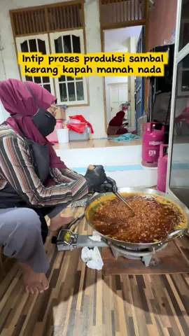 Sapa yg udah ngerasain🤤 #mamahnada #ratukerang #sambalmamahnada #oleholehbalikpapan #JuaraKonten