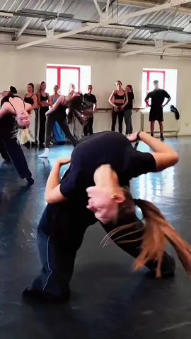 Alien eats!!! #fyp #foryou #dance #dancetok #dancetrend 