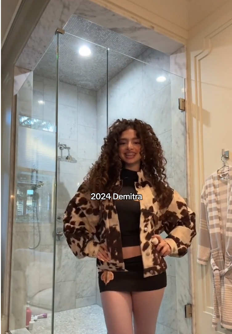 .+#DEMITRA {#kalogerassisters #demitrakalogeras #goviral #beauty }  @demitrakalogeras  @sundaykalogeras  @Eliana Kalogeras  @Noah Risling  @Patrisha 