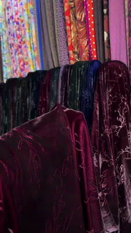 قدیفەی مایباخ بە نەخشی هەورە بروسکە کوالێتی قوماشەکەی زۆر تایبەتە بە ٢٠ ڕەنگی زۆر جوان بۆمان هێناون بە نرخێکی زۆر گونجاو سەردانمان بکەن  ‎ ناونیشان : سلێمانی گەڕەکی خەبات سەرو فلکەی دووهەم کۆتا دوکان خوار محاجەرەکە ... گەیاندنیشمان هەیە بۆ تەواوی کوردستان و عێراق لە واتس ئەپ یان لە ئنستاگرام دوای بکەن ژمارە تەلەفون  7575 651 0770  ‎‏ #sulaymaniyah #erbil #duhok #baghdad #mosul #najaf#karbala #zakho #nasiriyah #kut#ranya #qaladiza #penjwen #shaqlawa #rawanduz#akre #halabja #darbandikhan #dokan #soran #