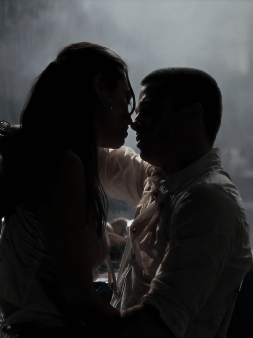 do you think we be in love? #mrandmrssmith #bradpitt #angelinajolie #la23e4 #fyp 