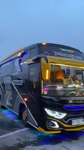 @TukangsetrikaAspal :kamu boleh mengejar duniamu tapi jangan lupa 5 waktumu  #fyp #buskonten #subuh#funnyvideos 