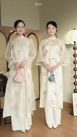 Đôi bạn cùng khoe nét Việt trong tà áo dài thướt tha #thoitrangtiktok #aodai #áodaivietnam 